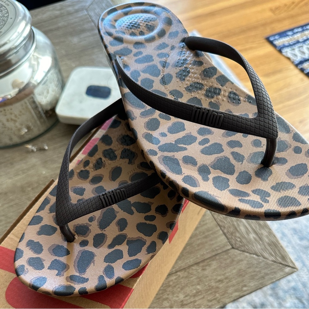 Super comfortable and light sandals